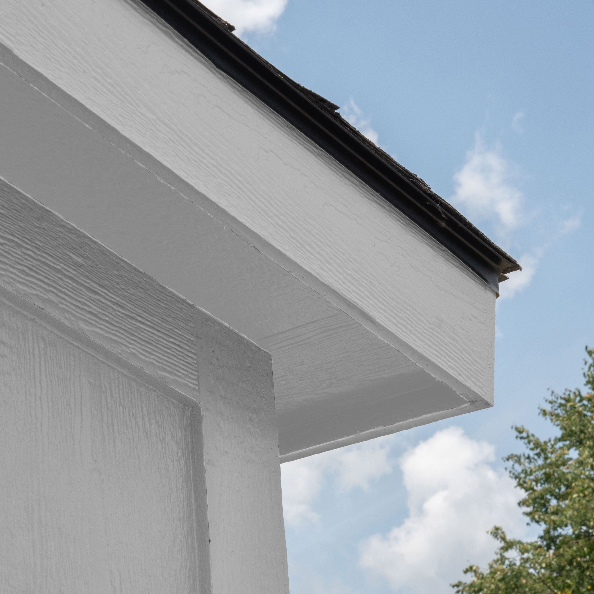 Close up of the overhang roof 